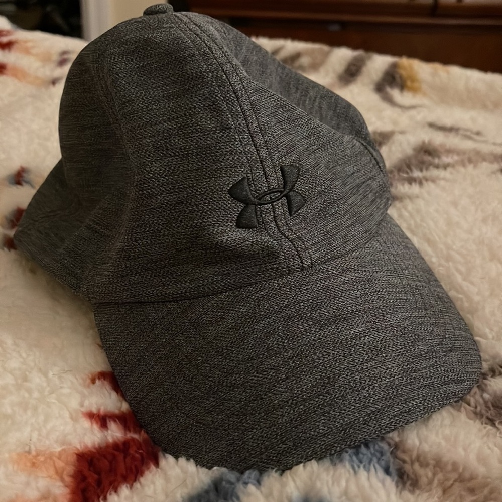 Under Armor hat - Picture 2 of 5